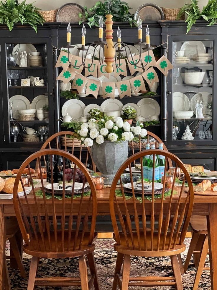 Captivating St. Patricks Day Dining Room Elegance
