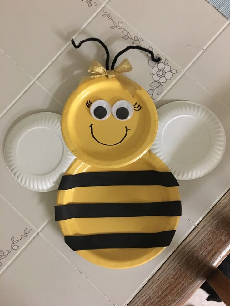 Adorable Paper Plate Bee Craft