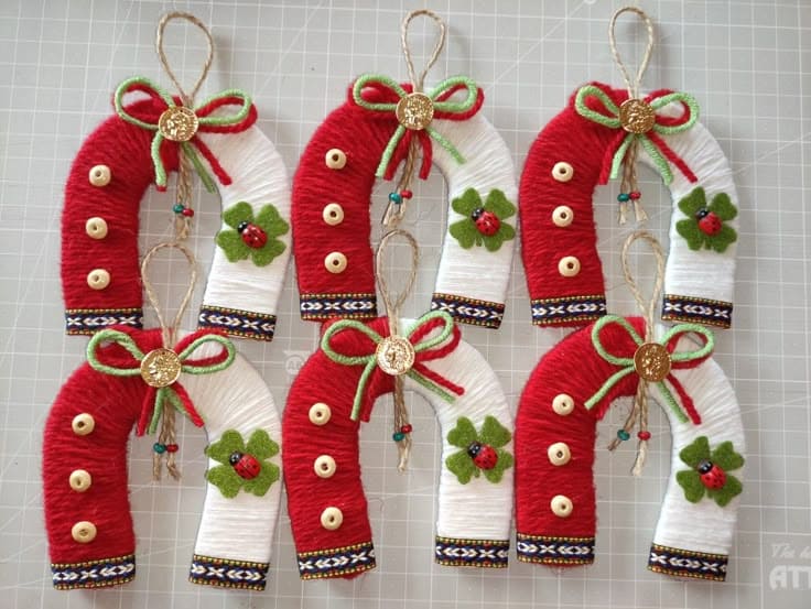 Festive Yarn-Wrapped Horseshoe Ornament