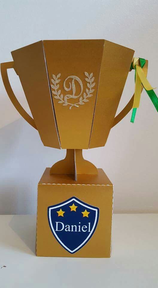 Gold Paper Trophy Box