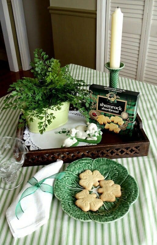 Shamrock Table Setting for Elegance