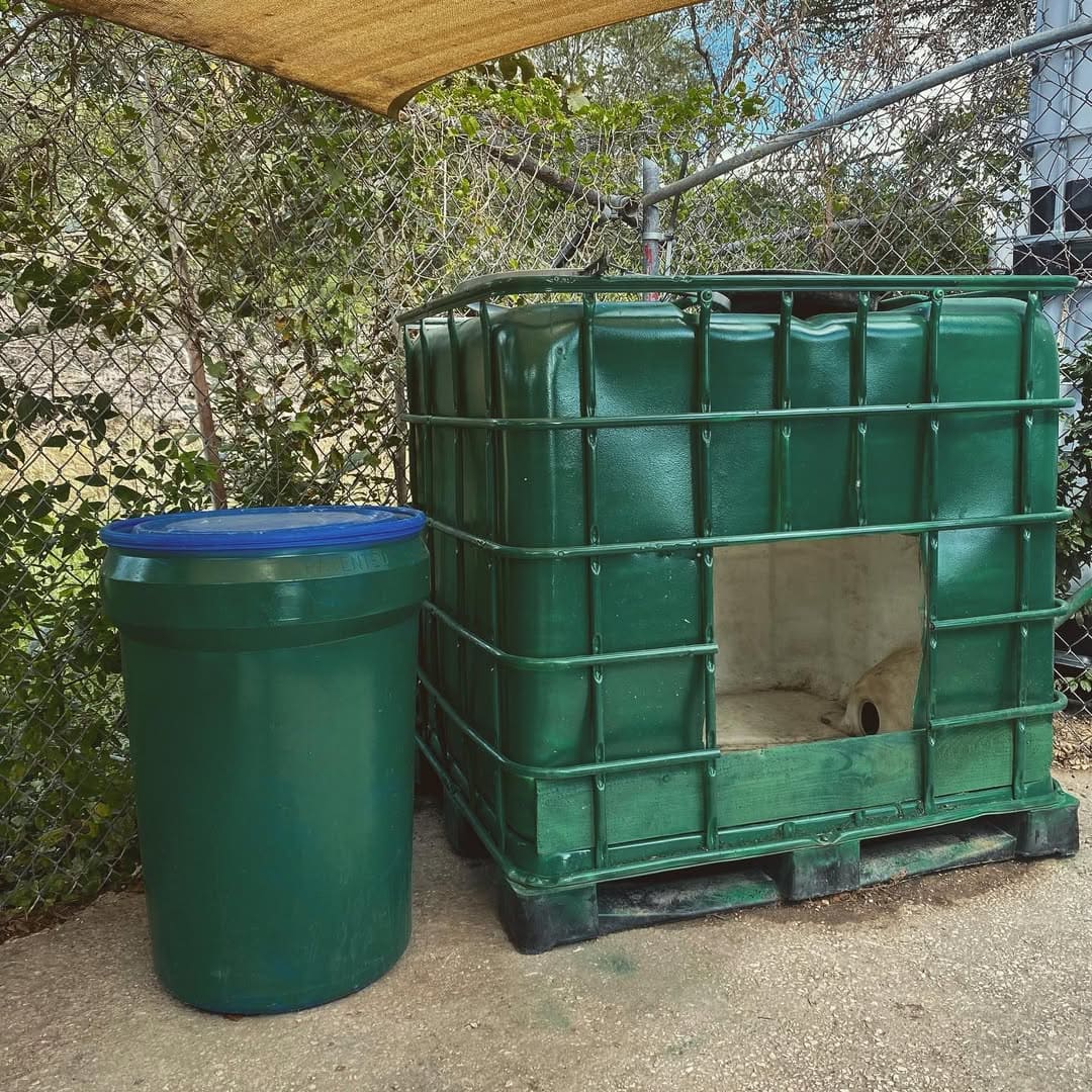 Cozy Dog House from IBC Tote