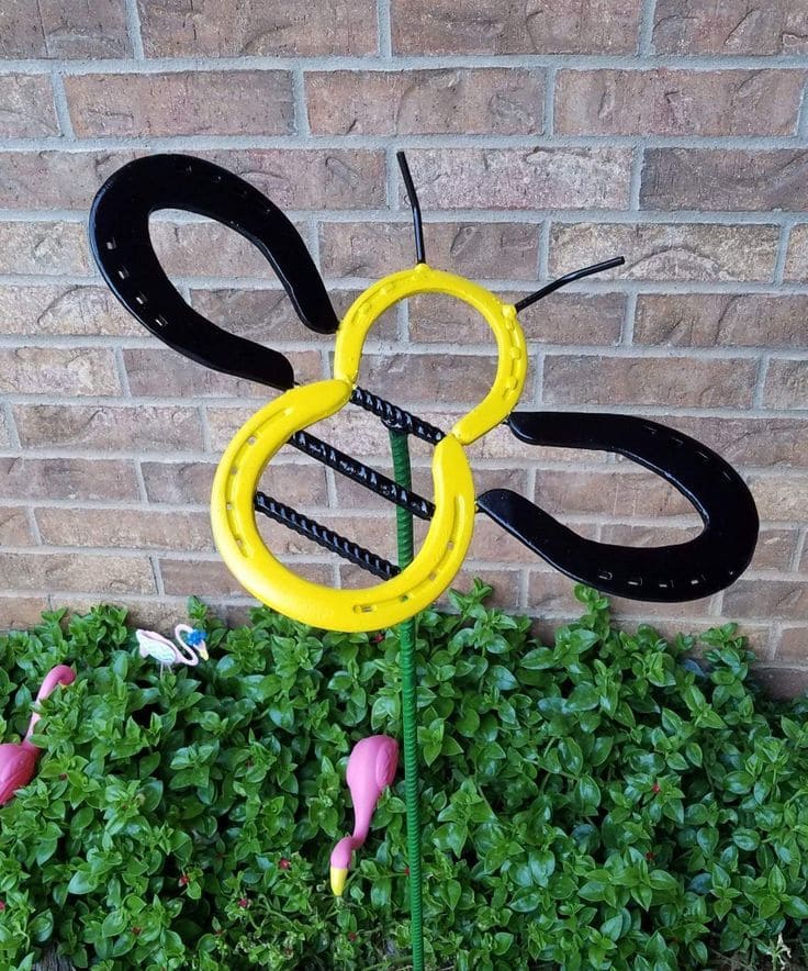 Horseshoe Bee Garden Stake