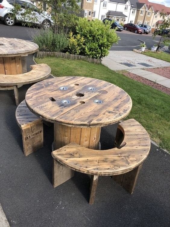 Cable Spool Picnic Table with Semi-Circle Benches