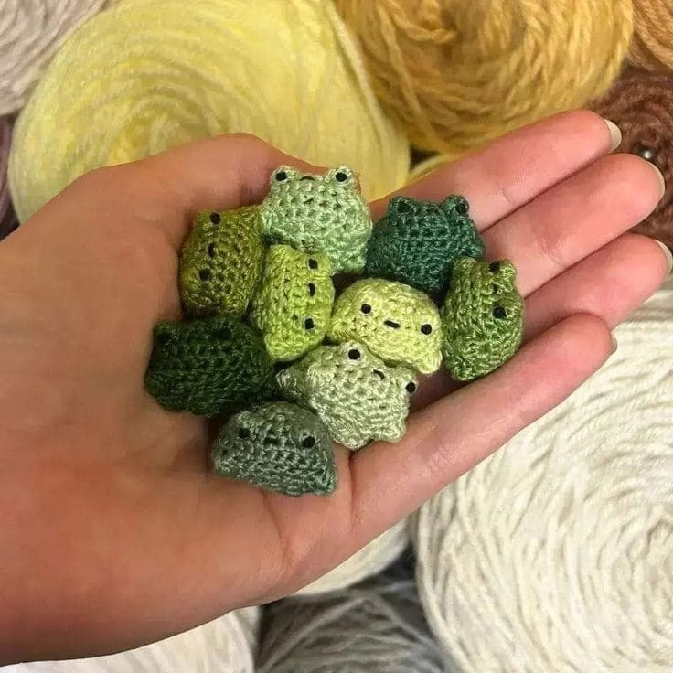 Tiny Crochet Frogs