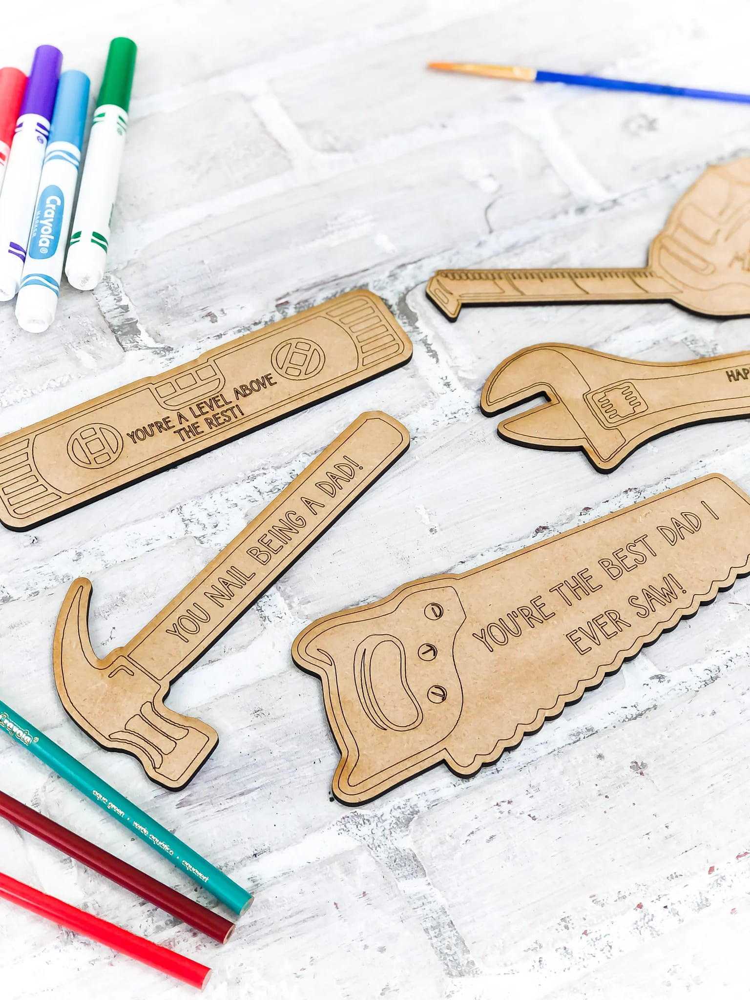 Tool-Shaped Woodgrain Fathers Day Messages