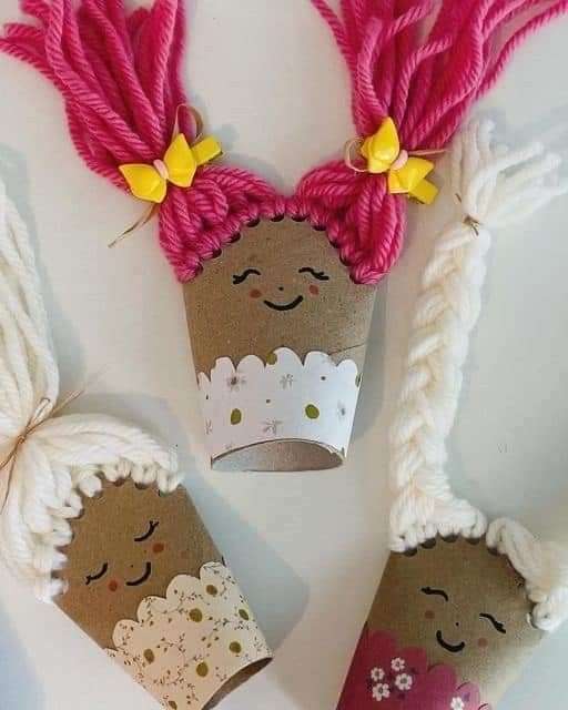 Adorable Yarn-Haired Doll Cups for Mom