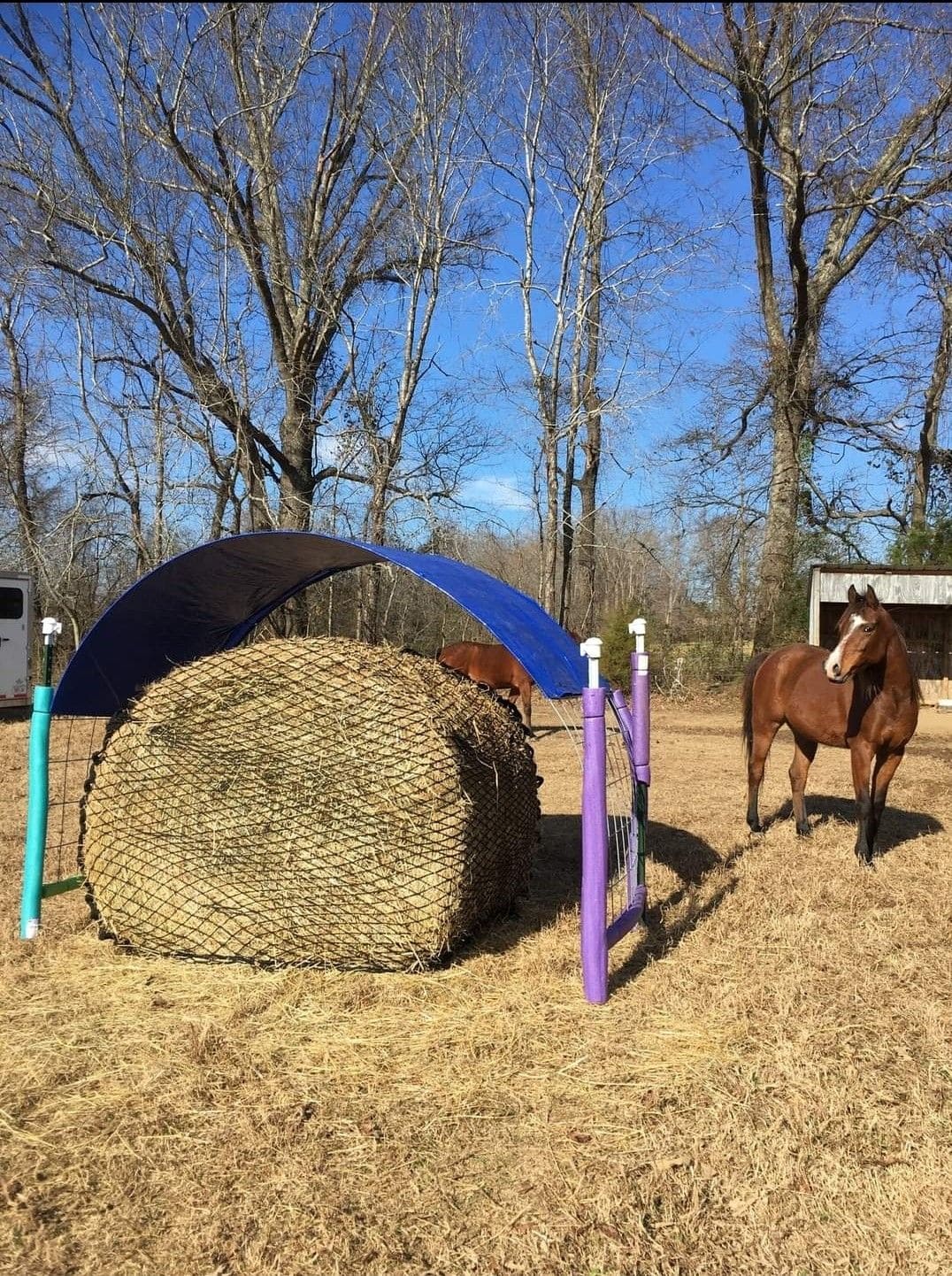Covered Round Bale Hay Feeder