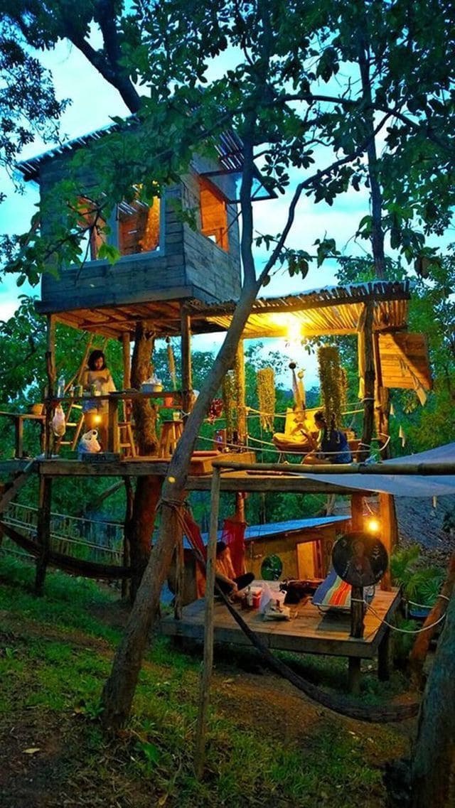 Magical Multi-Level Treehouse Escape
