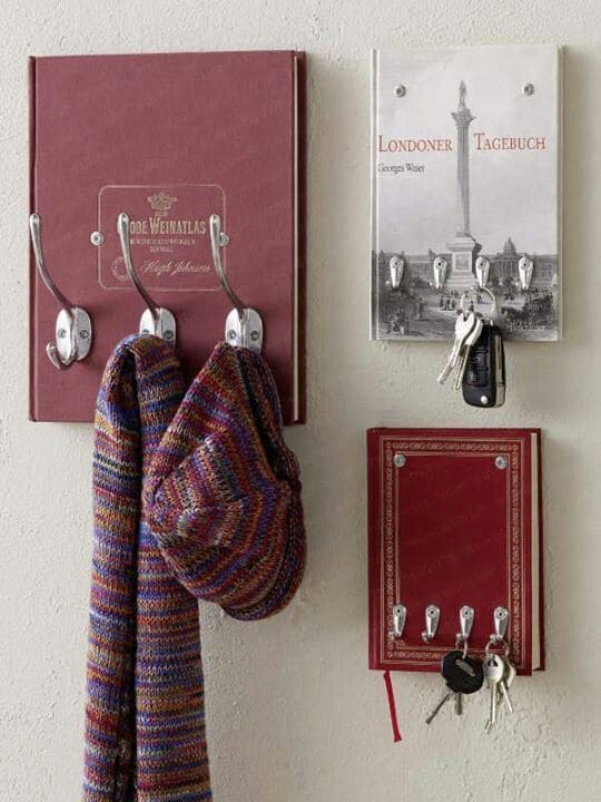 Charming Book Hooks with Vintage Appeal