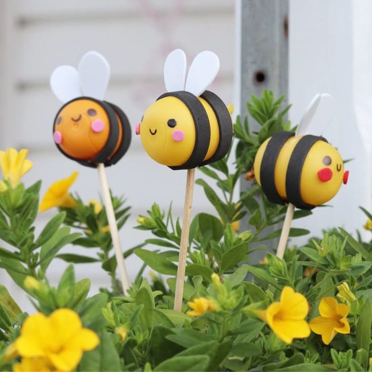 Adorable DIY Bumblebee Garden Stakes