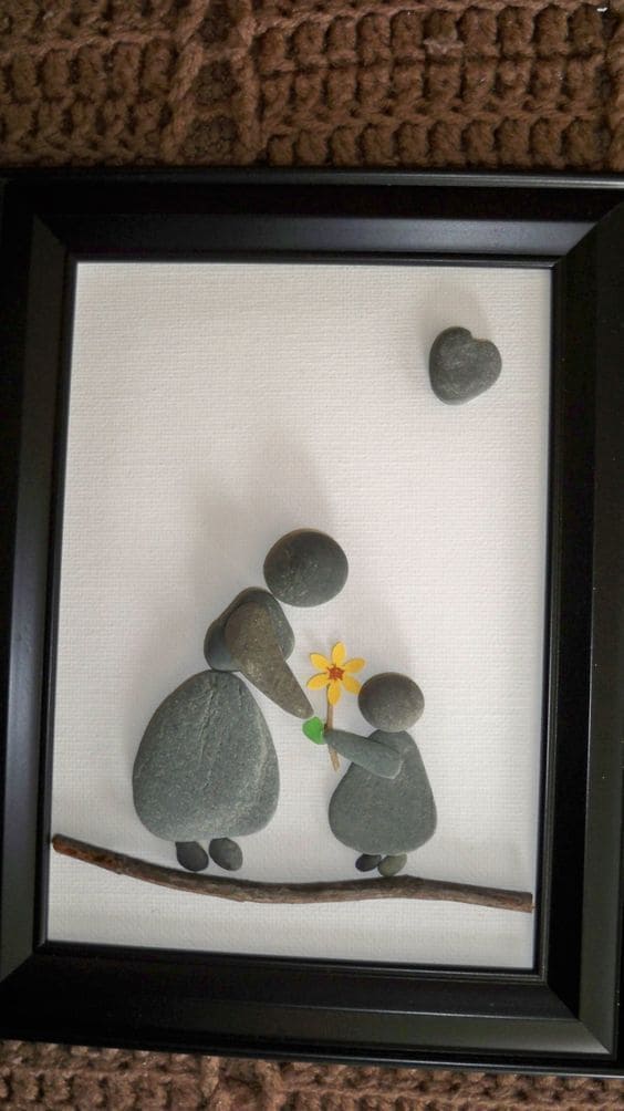 Heartfelt Pebble Family Mothers Day Art