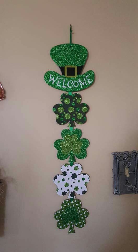 Shamrock and Leprechaun Hat Welcome Sign