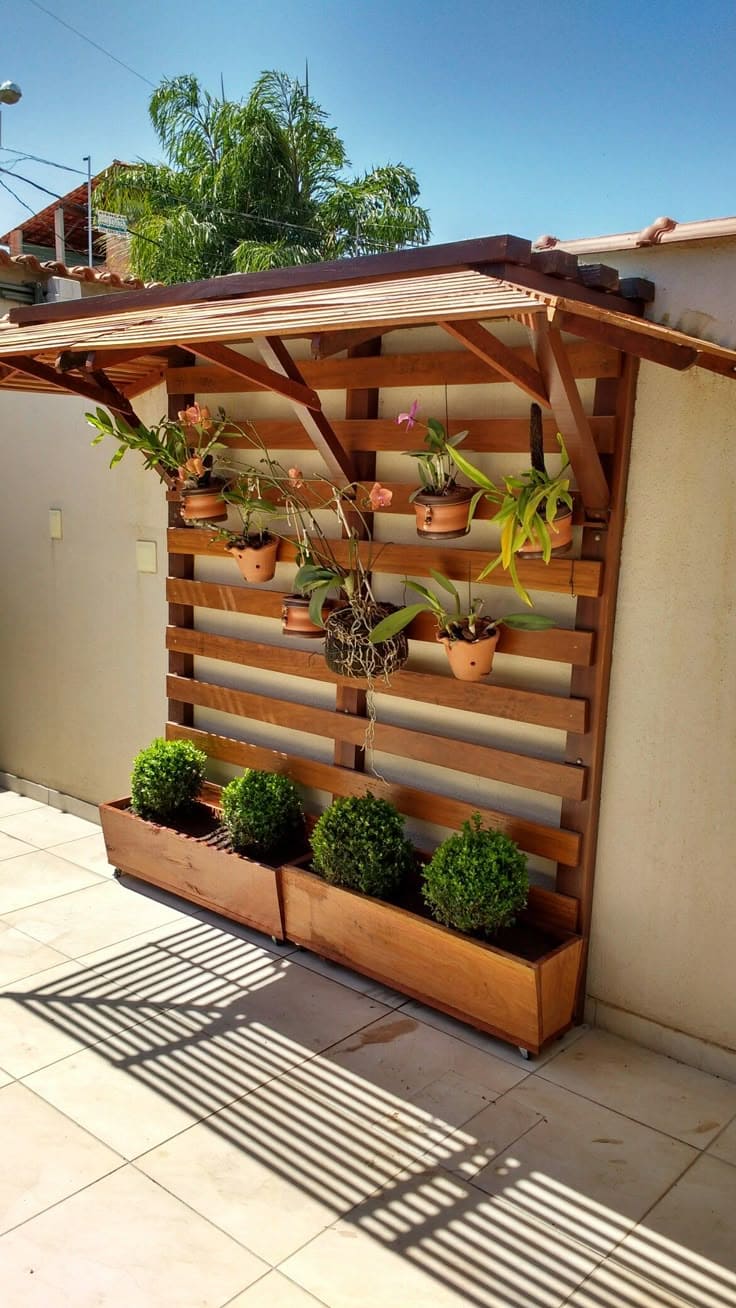 Elegant Pallet Vertical Garden Retreat