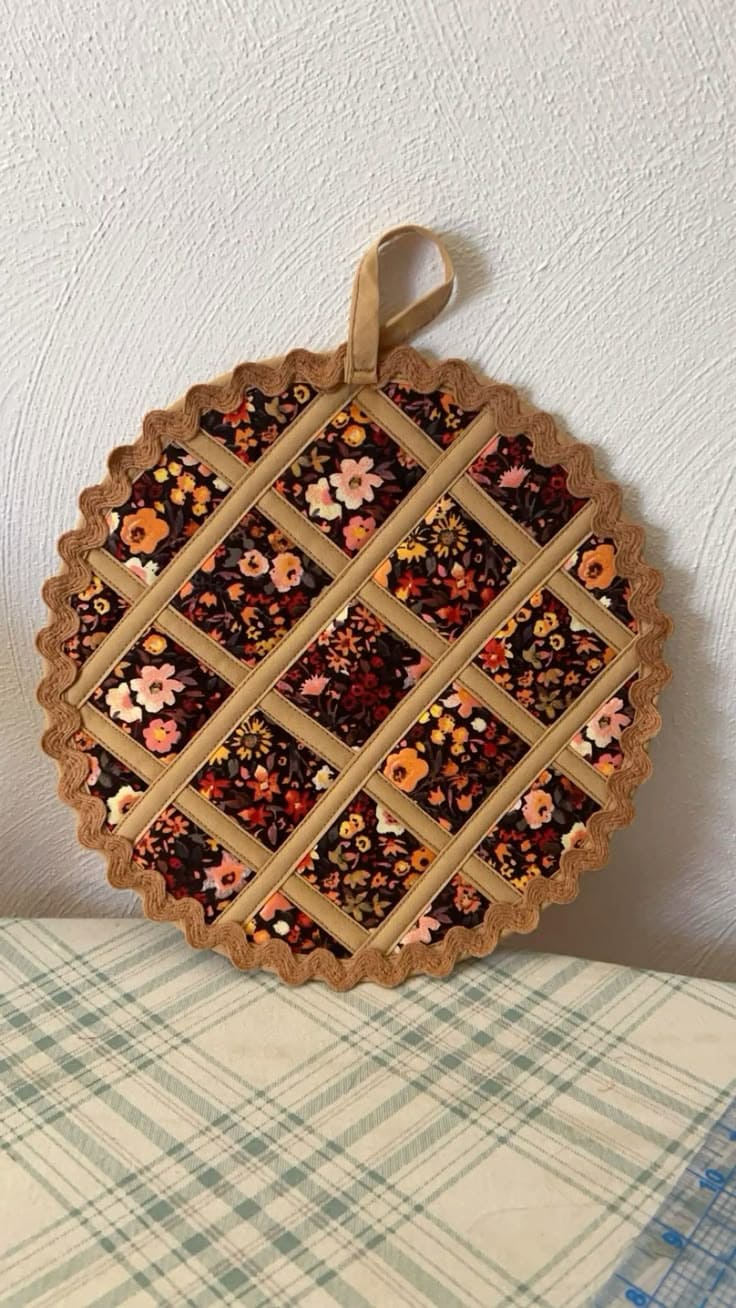 Quilted Pie Pot Holder