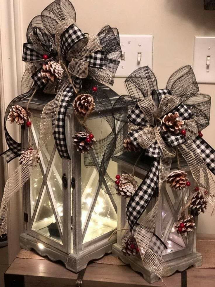 Elegant Lantern Christmas Gift Display