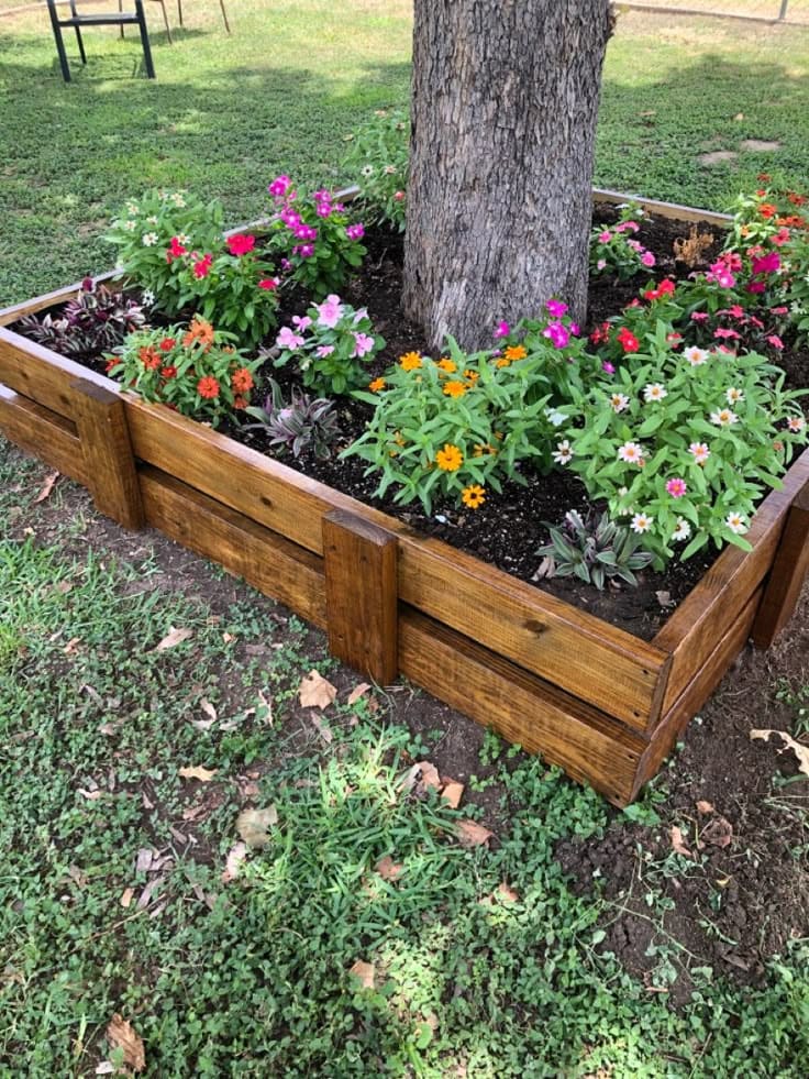 Colorful Pallet Flower Bed Delight